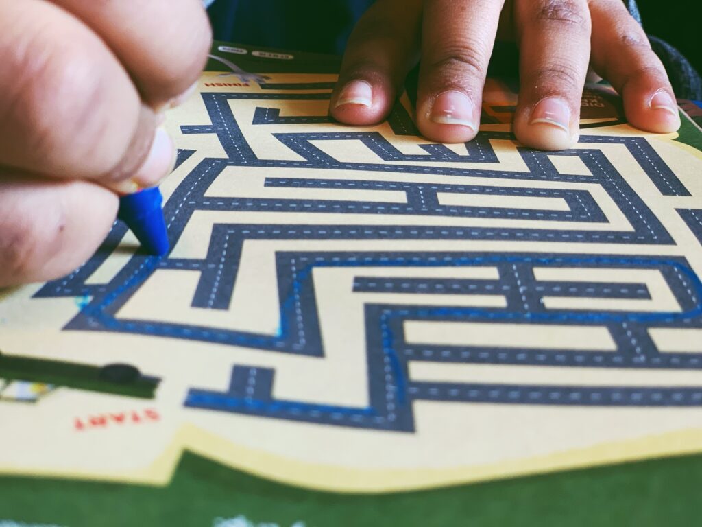 Top 10 Denkspiele für Erwachsene – Unsere Favoriten für anspruchsvolle Köpfe